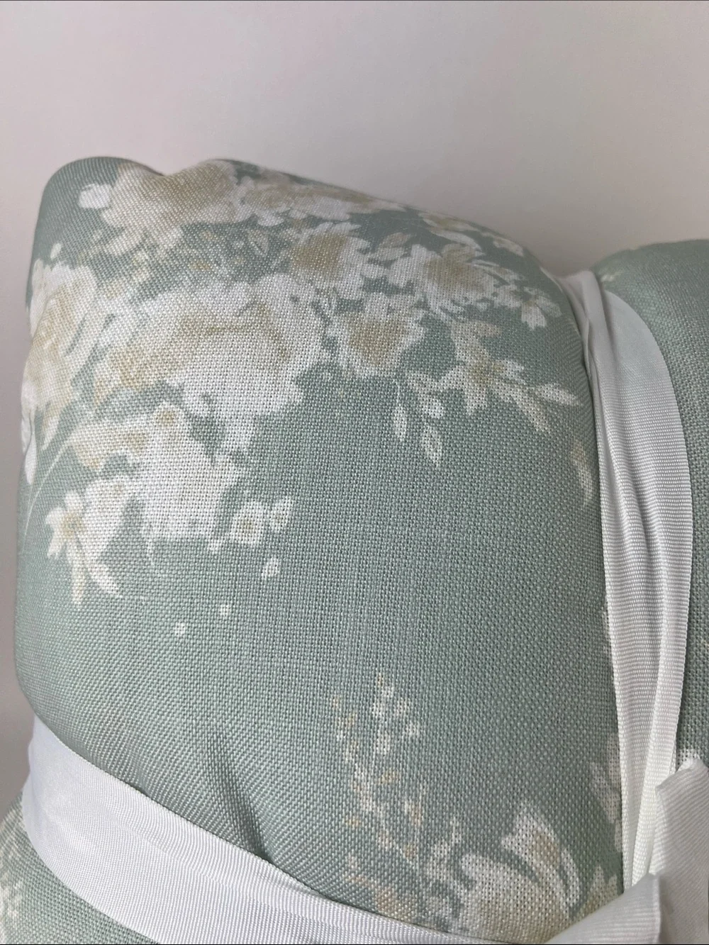 Lauren Ralph Lauren Indoor Outdoor Pillows Sage Green Cream Floral 2 Pc NEW